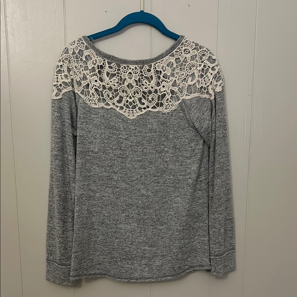 Gray Lace Shoulder Women's Top - Picture 2 of 2